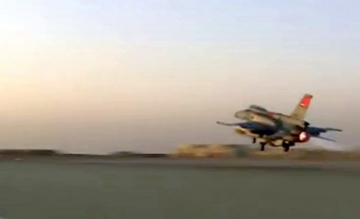 Mısır ordusunun gerçekleştirdiği askeri tatbikat sırasında F-16 savaş uçağı düştü.